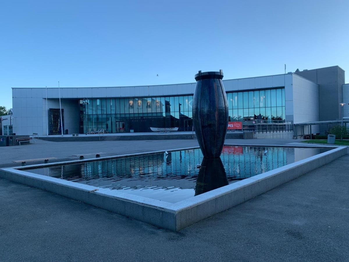 Husnes Sentrum Hotell 外观 照片